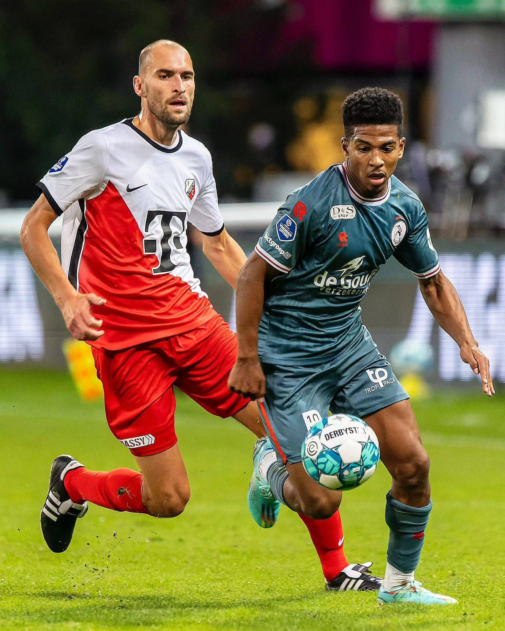 平均不到两 平均不到两