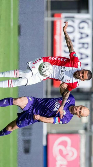 与社交媒体 与社交媒体